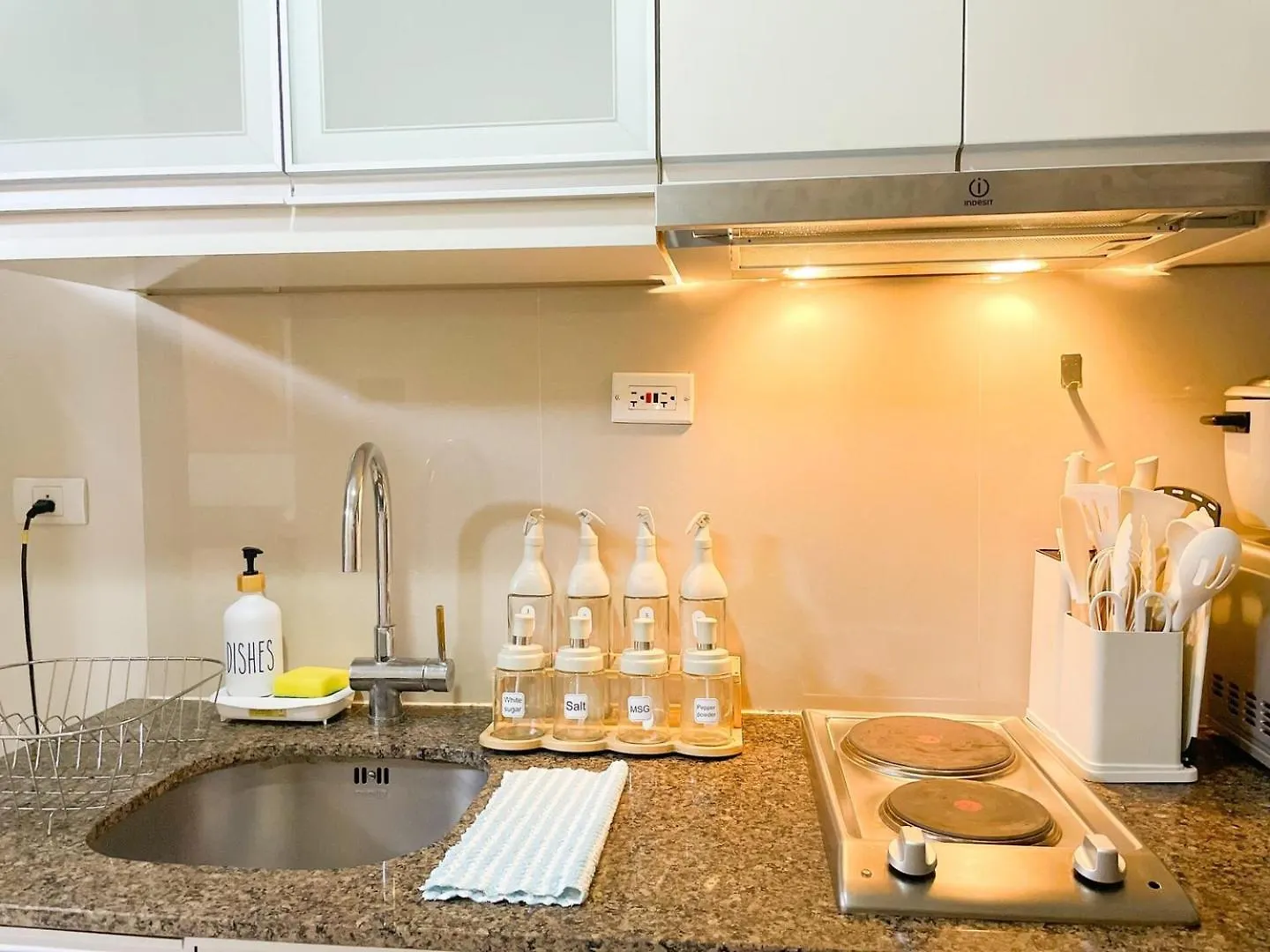 Bgc'S Best Condo Near Uptown Mall #Oursw15O Manila 0*,  Philippines